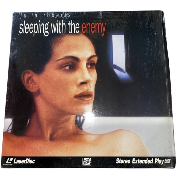 Sleeping With the Enemy Drama Thriller Laserdisc 1991 u Julia Roberts Patrick Be - Picture 1 of 2